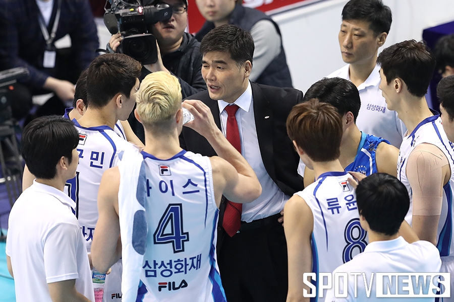[포토S] 작전 지시 내리는 임도헌 감독