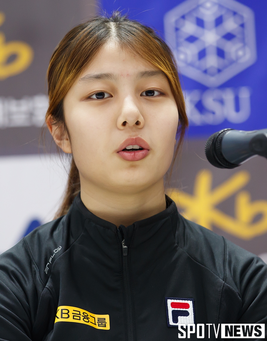 [포토S] 김건희, 인터뷰하는 미녀 스케이터