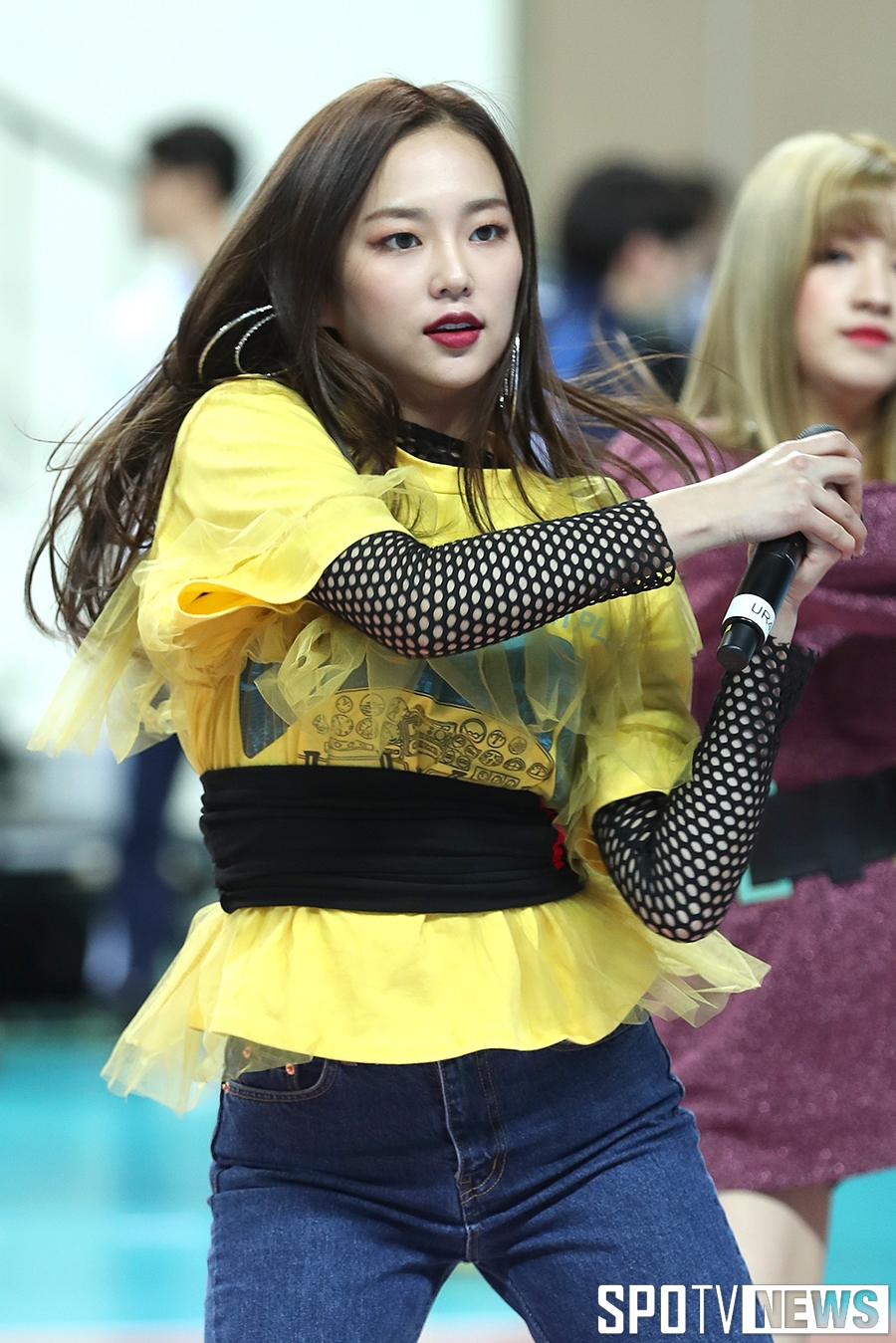 [포토S] CLC 장예은, '유혹의 레드립'