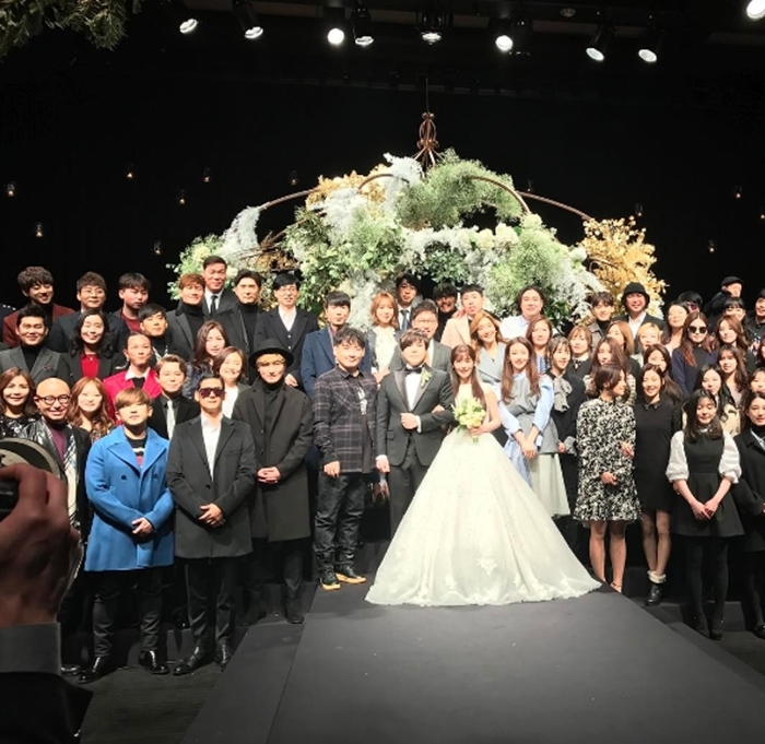 팝핀현준, 문희준♥소율 결혼식 사진 공개 "연예인 총출동"