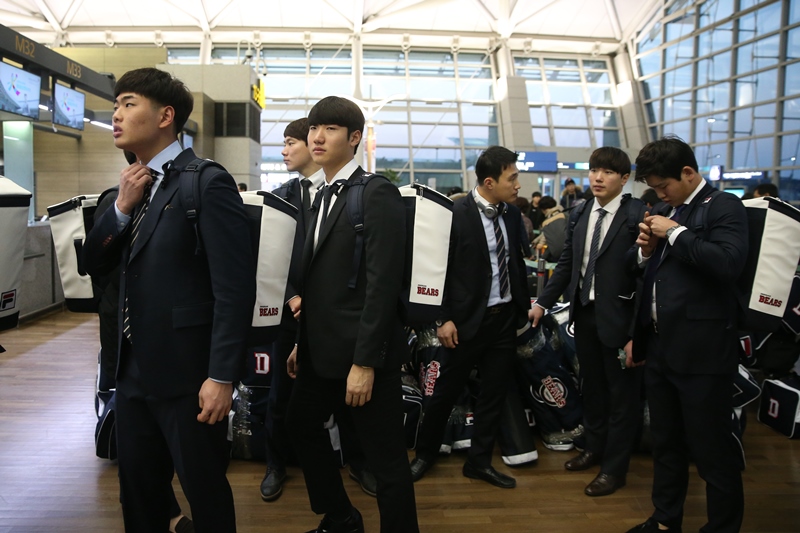 '성영훈·이영하 포함' 두산 2군, 대만 카오슝 전지훈련 출국