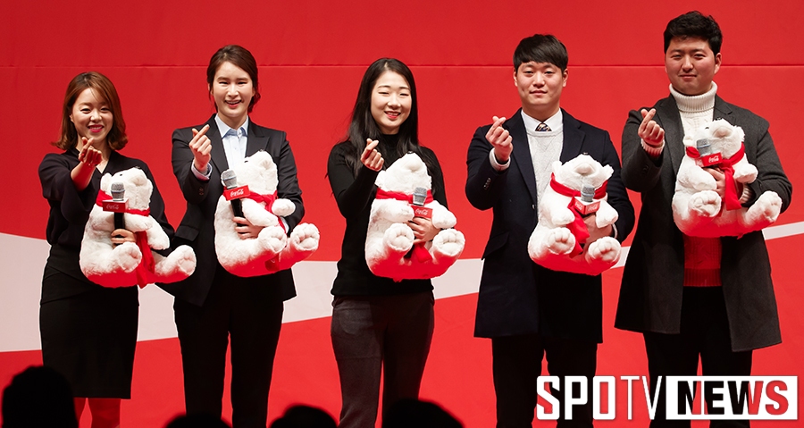 [포토S] 양궁 국가대표, 국민들 향해 손하트