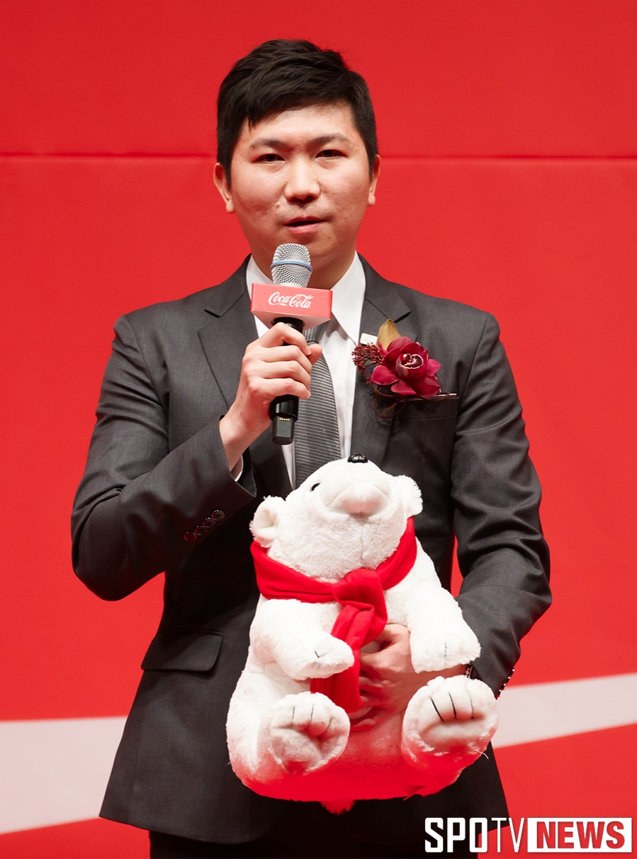 [포토S] 공로상 수상한 유승민