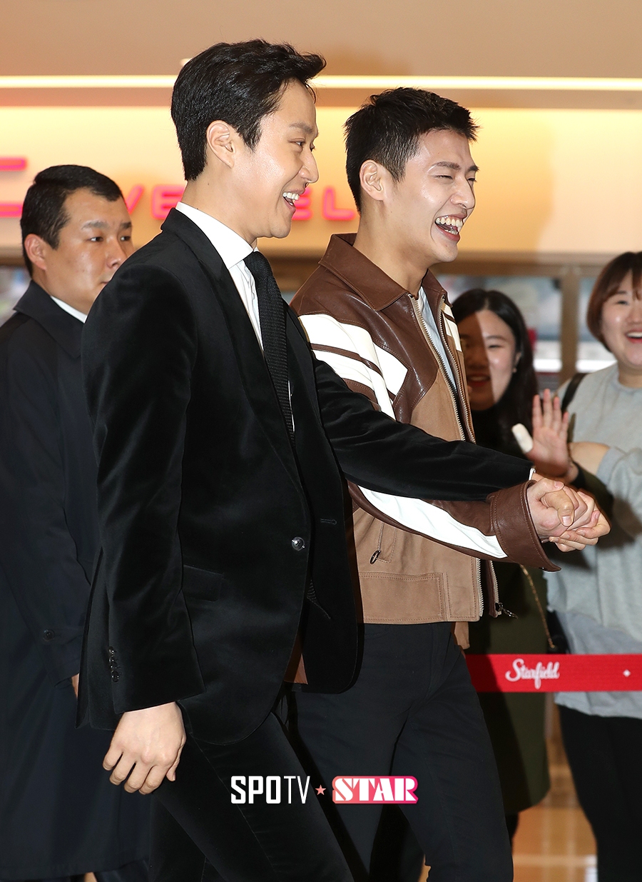 [포토S] 정우-강하늘, 손 꼭 잡고 해맑게 등장!
