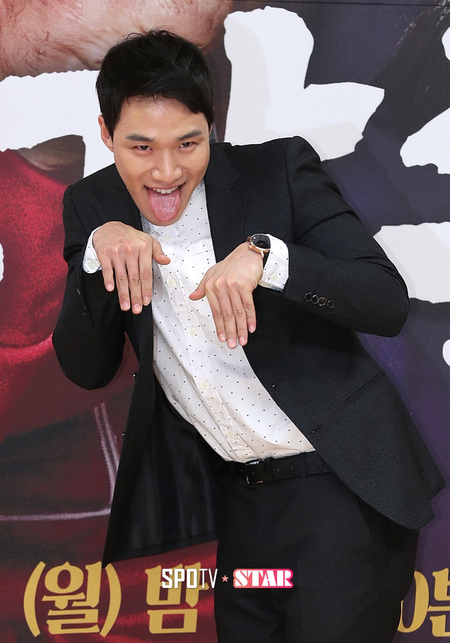 [포토S] 김기리, '부장님의 개가 되겠습니다'