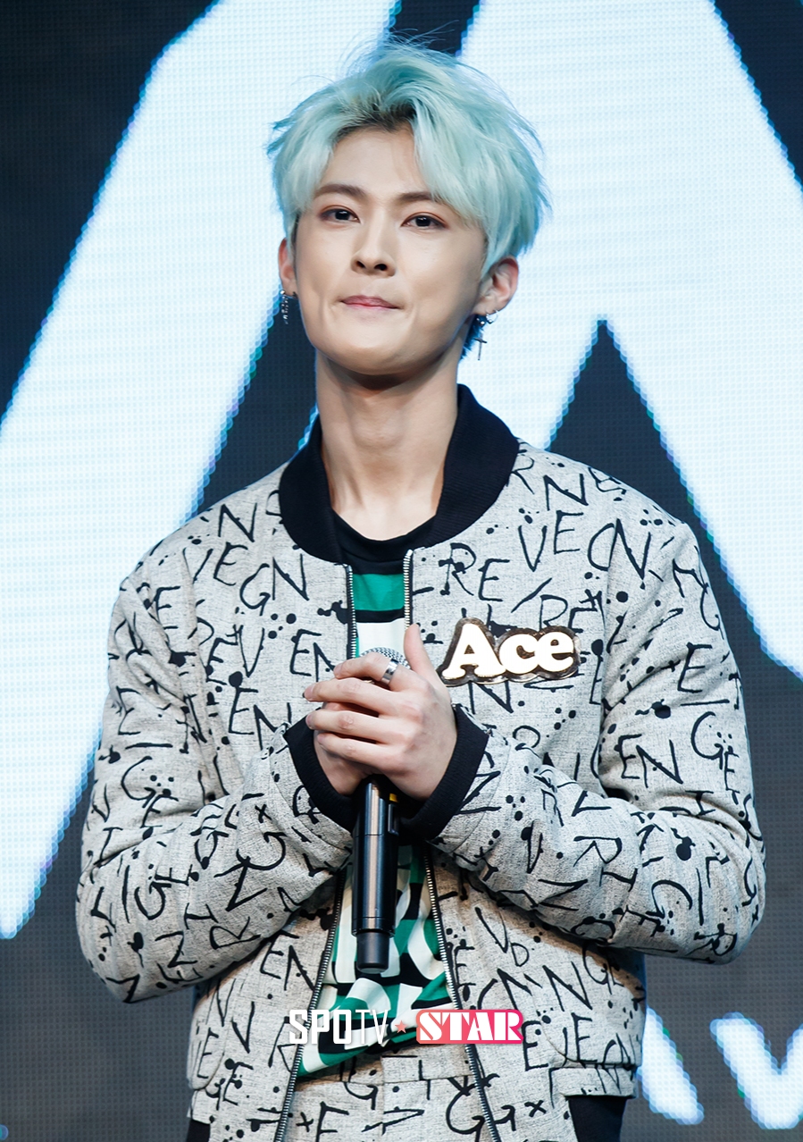 [포토S] 인사하는 VAV 에이스