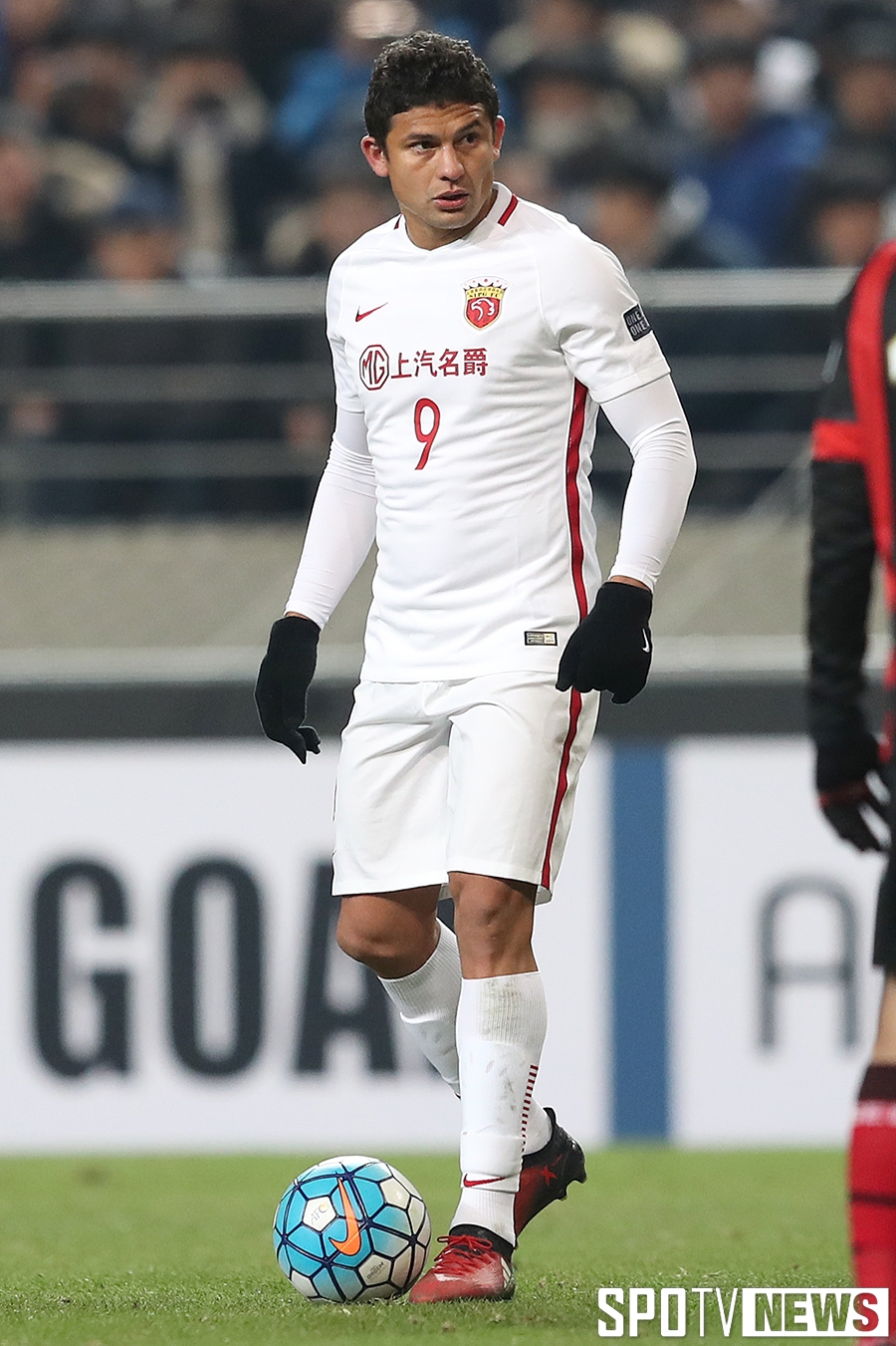 [포토S] 슛 준비하는 상하이 상강 엘케손