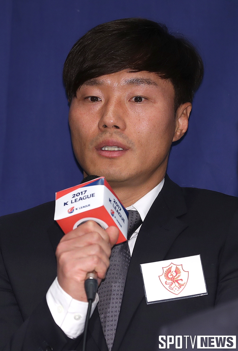 [포토S] 질문에 답하는 광주 남기일 감독