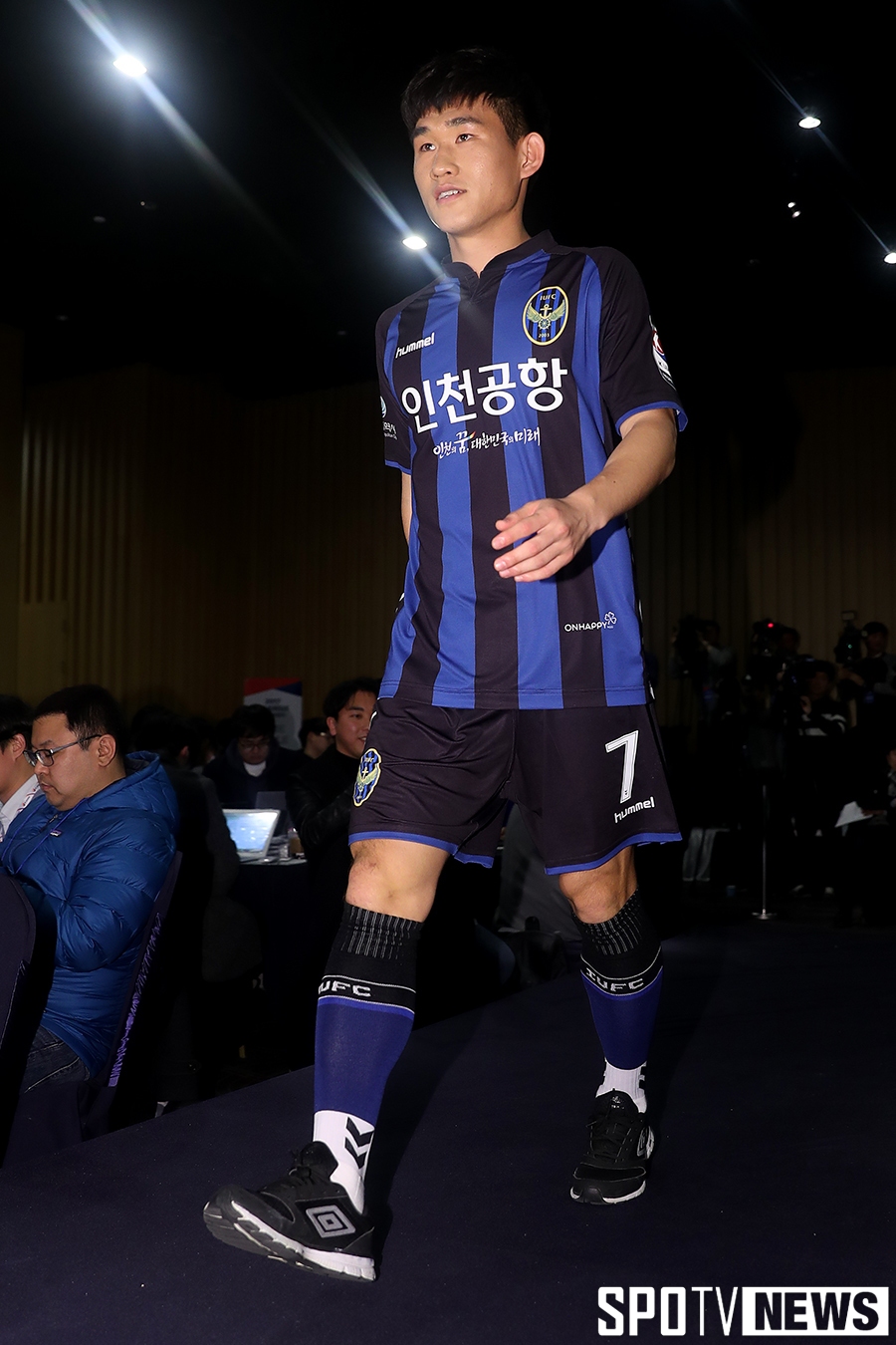 [포토S] 멋지게 워킹하는 인천 김도형