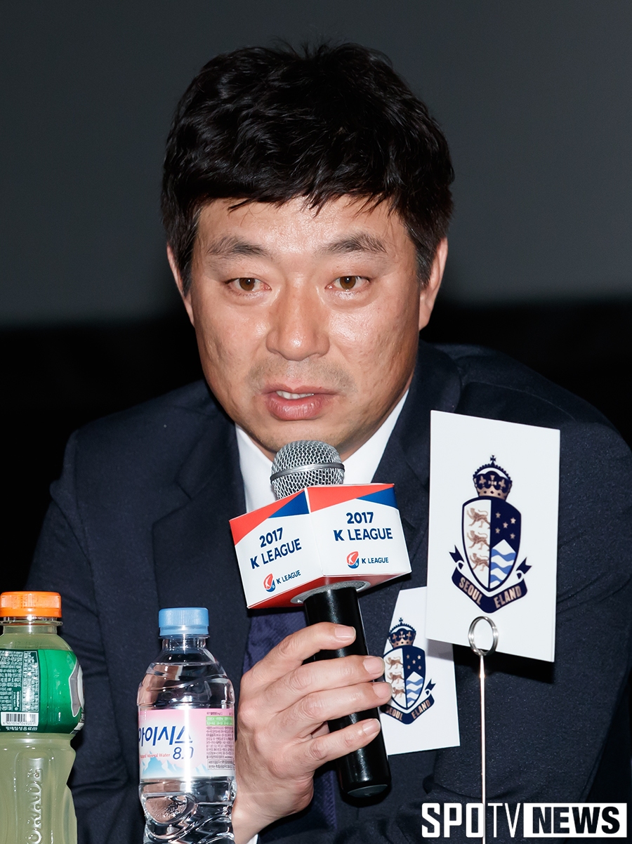 [포토S] 큰 기대 받고 있는 서울 이랜드 김병수 감독