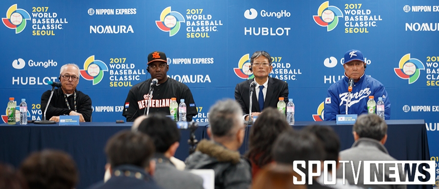 [포토S] 기자회견하고 있는  WBC A조 감독들