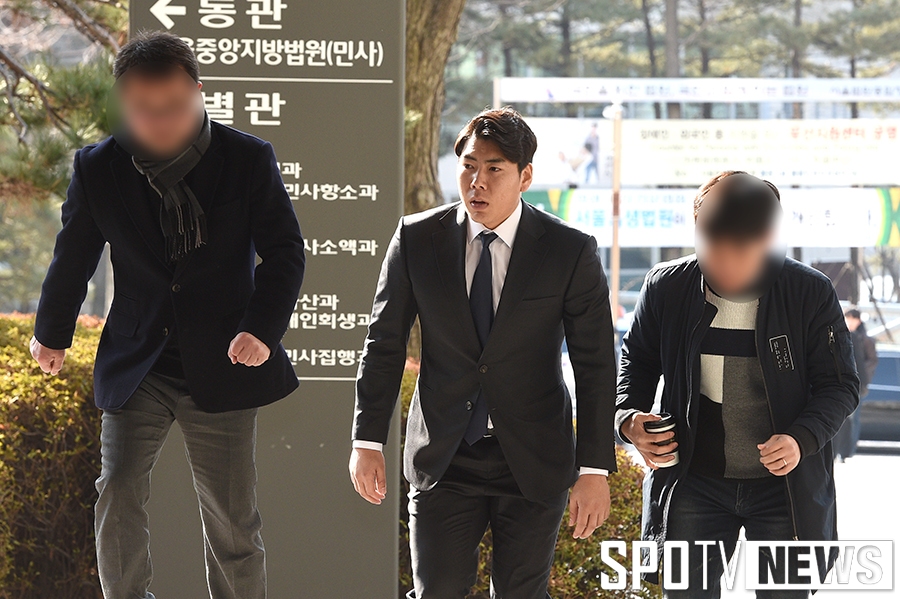 [포토S] '음주 삼진아웃' 강정호, 1심서 징역 8월 집유 2년