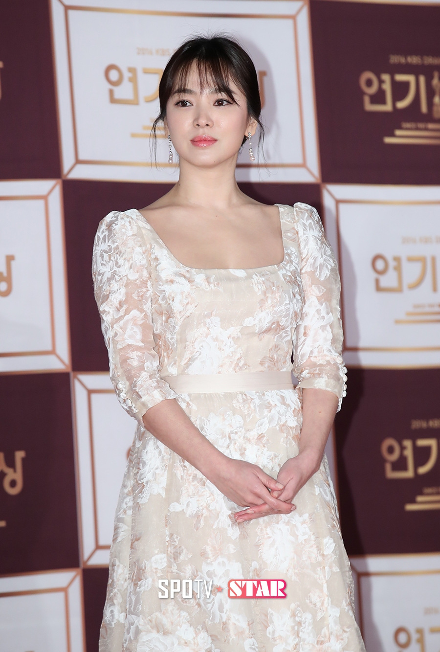 [★위클리 UP] 송혜교의 개념 행보-문근영 수술 성공적