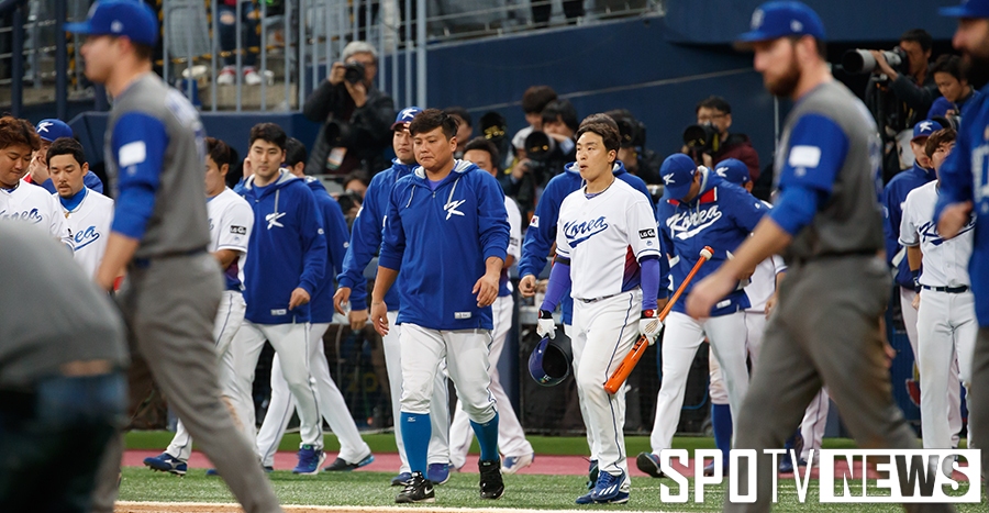 [포토S] 굳어버린 WBC 대표팀