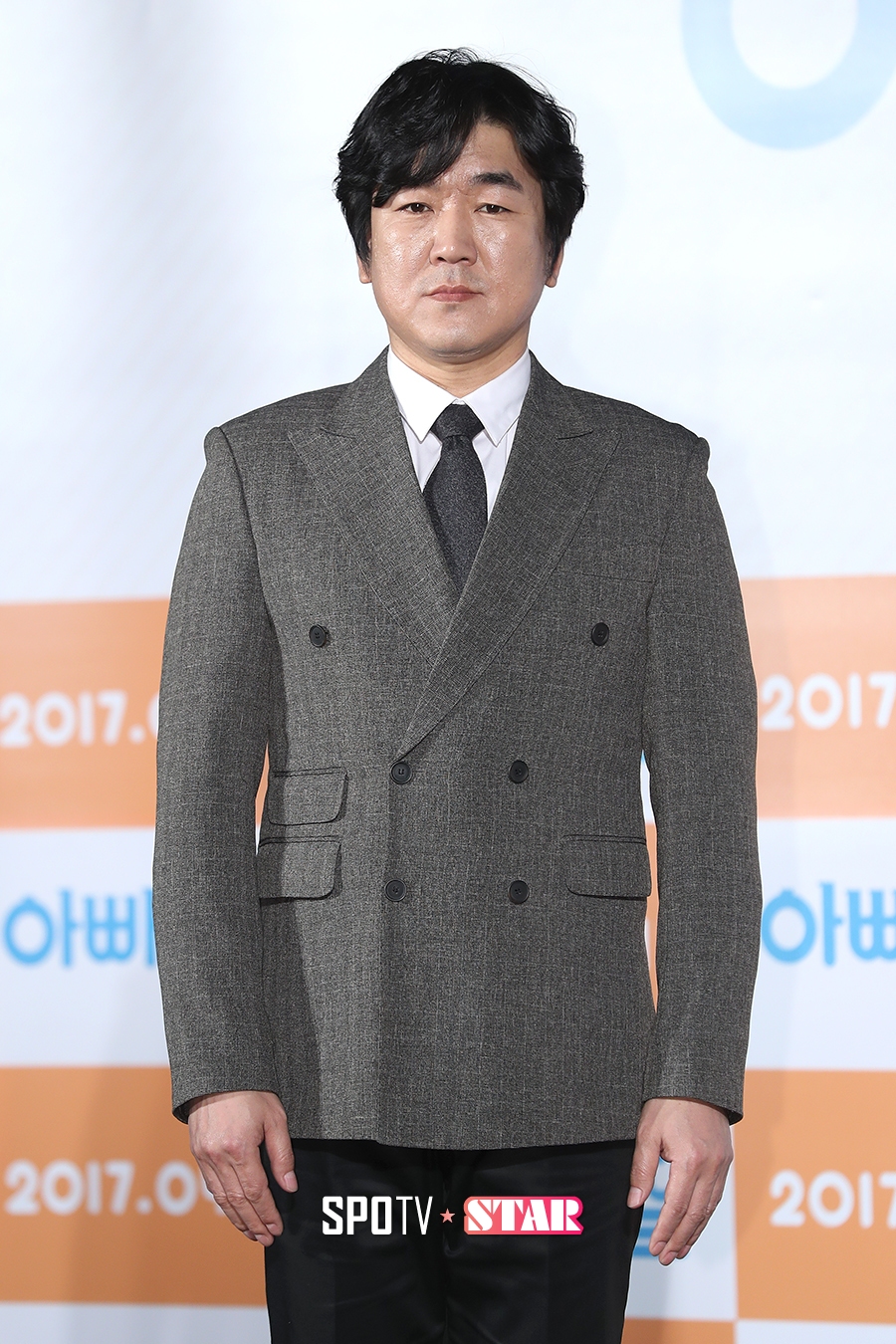 [포토S] 포즈 취하는 배우 윤제문