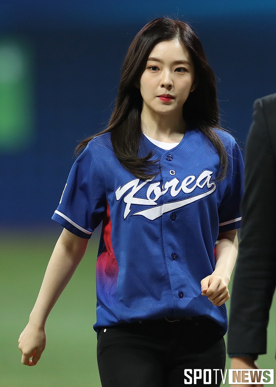 [포토S] 레드벨벳 아이린, 국대 유니폼 입고 미모 폭발!