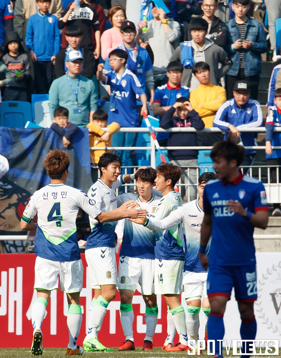 [포토S] 선취골에 기뻐하는 전북 선수들