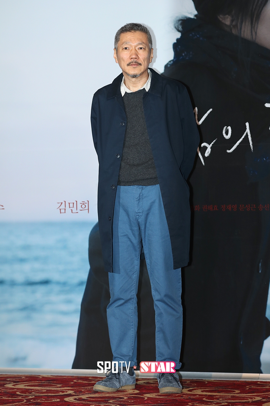[포토S] 홍상수 감독, '차분한 표정으로'