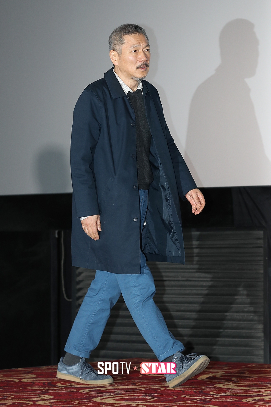 [포토S] 홍상수 감독, 논란 정면 돌파