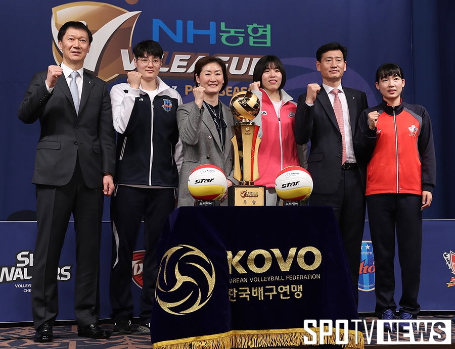 [포토S] 'V리그 여자부, 트로피의 주인공은 누구?'