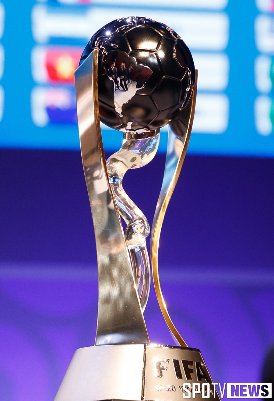 [포토S] FIFA U-20 월드컵 우승 트로피
