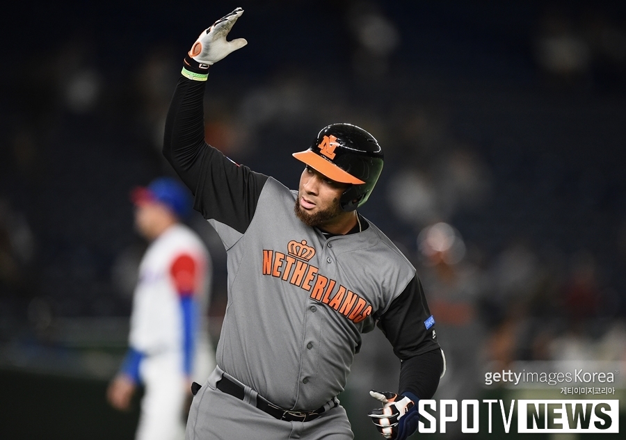 [WBC] '3홈런 10타점' 네덜란드 발렌틴, 도쿄라운드 MVP