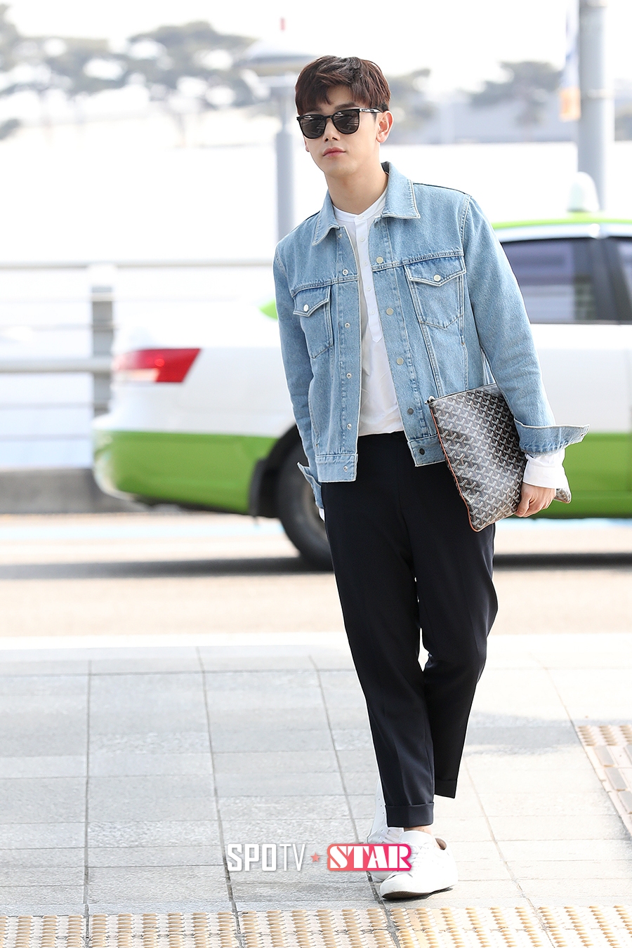 [포토S] 에릭남, '데님 재킷으로 멋스럽게~'