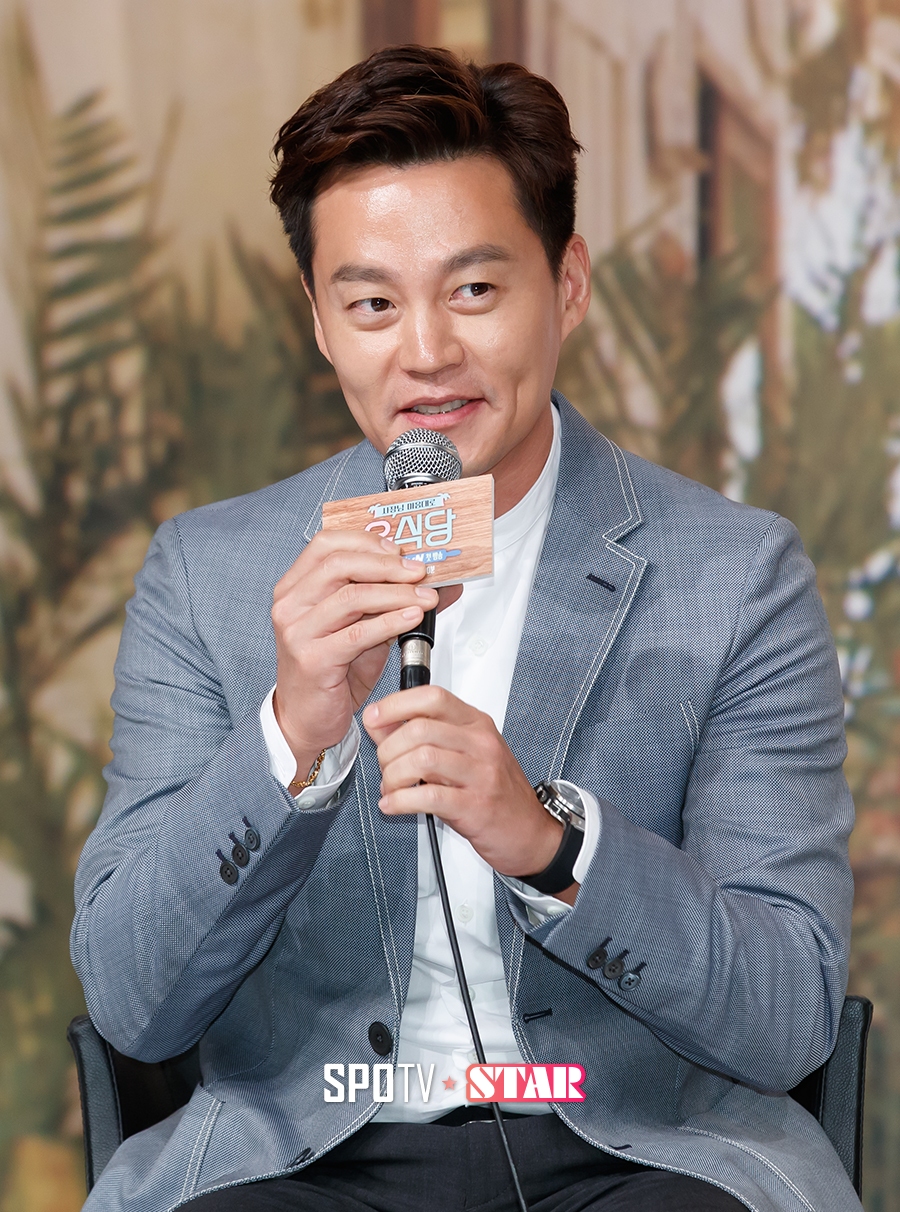 [포토S] 이서진, "경영 능력 기대하세요"