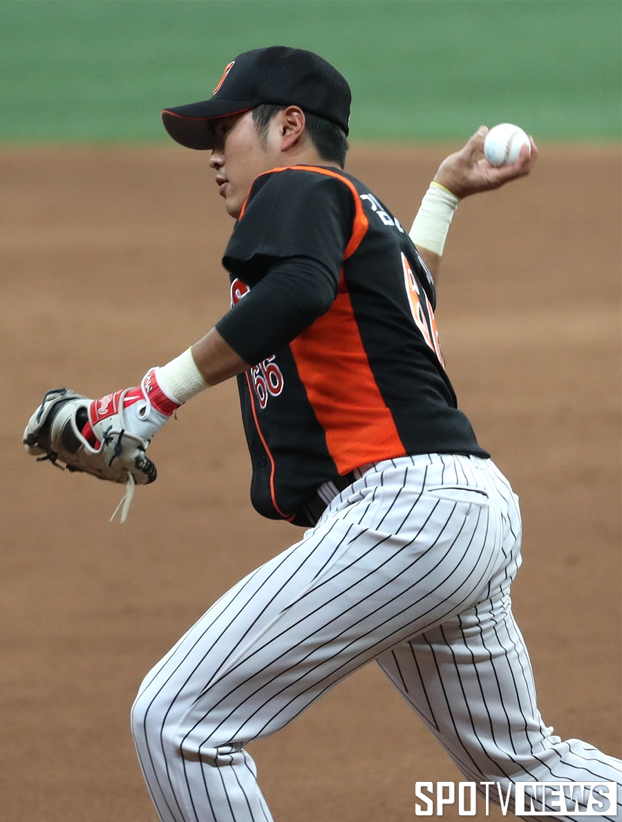 [포토S] 김상호, 재빠르게 후속 처리