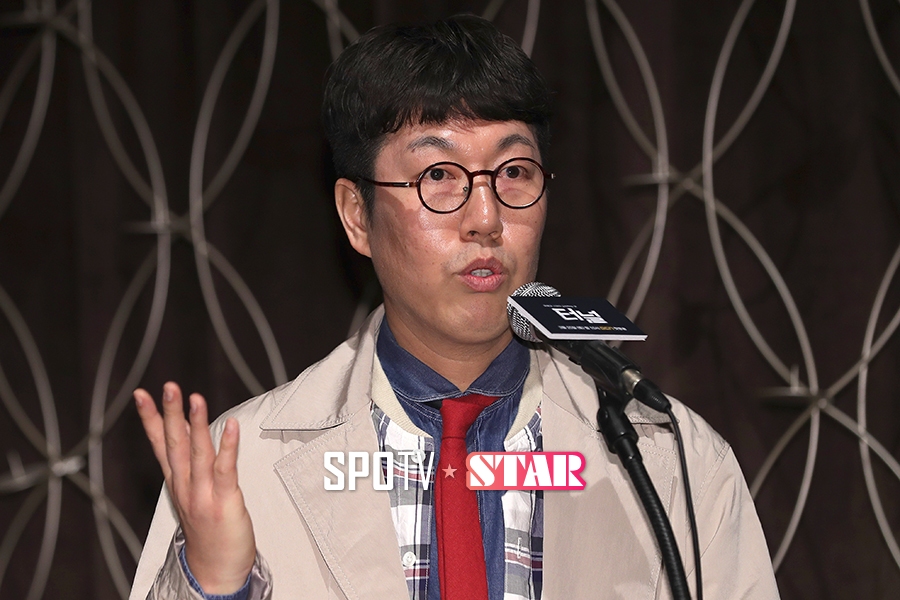 [포토S] 김영철, '오늘은 유쾌한 MC!'