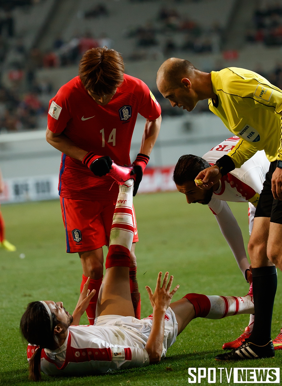 [포토S] 뒤지고 있는 시리아의 '침대축구'