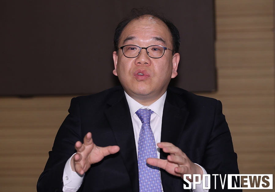 [포토S] 김선웅 사무총장, "구단-선수간 정 사라져..팬서비스 포기한 것 아냐”