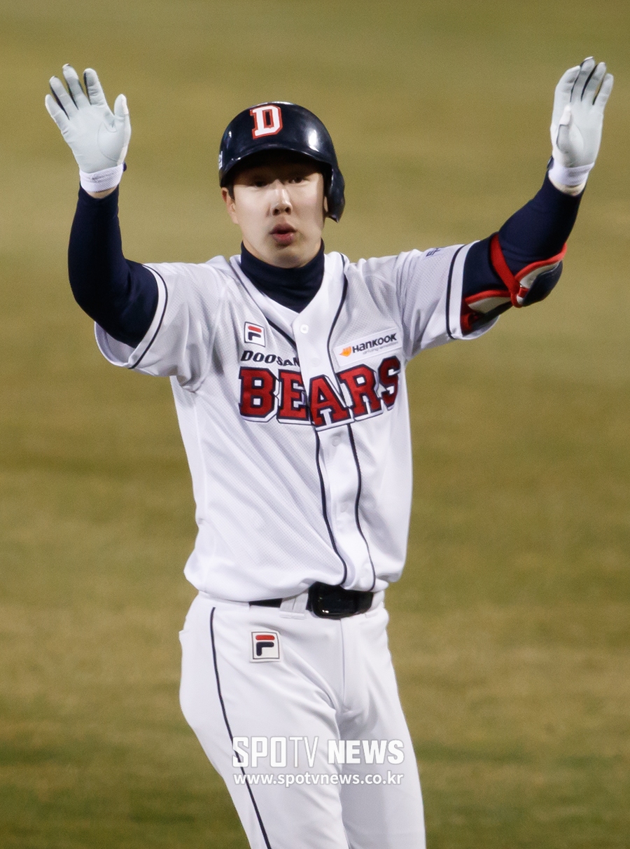 [포토S] 박건우, 'KBO 비디오 판독센터에 연락해주세요'