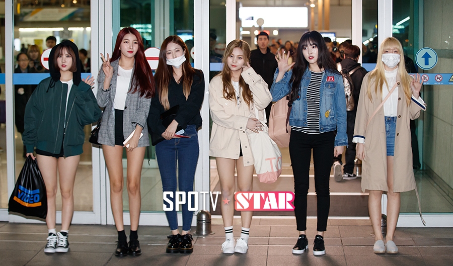 [포토S] 걸그룹 여자친구, '팬 여러분 다녀올게요'