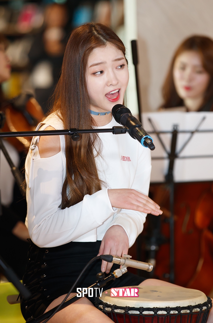 [포토S] 다이아 은진, 카리스마 젬베 연주