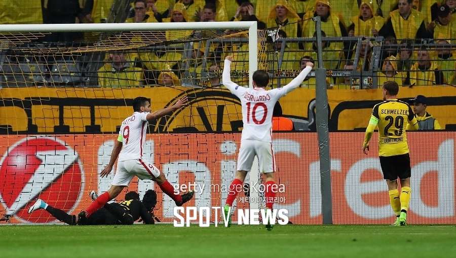 [UCL 영상] '3실점' 도르트문트, 바르트라 없으니 빌드업이 실종됐다