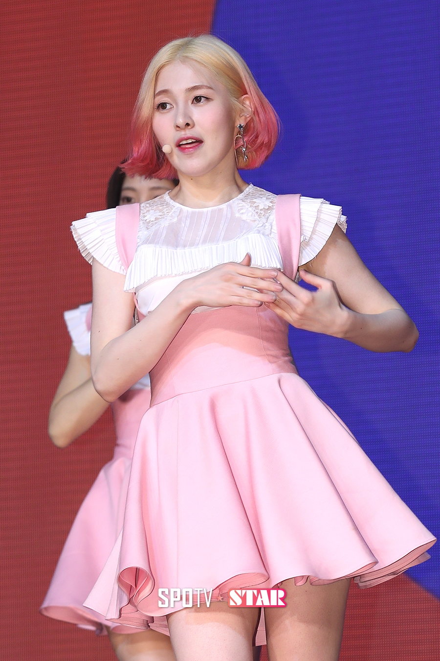 [포토S] 다이아 예빈, '머리에 벚꽃이~'