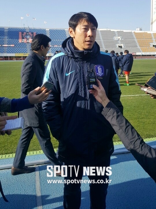 [U-20 영상] '졌지만 여유' 신태용 감독 "실점? 개의치 않아…잘해 줬다"