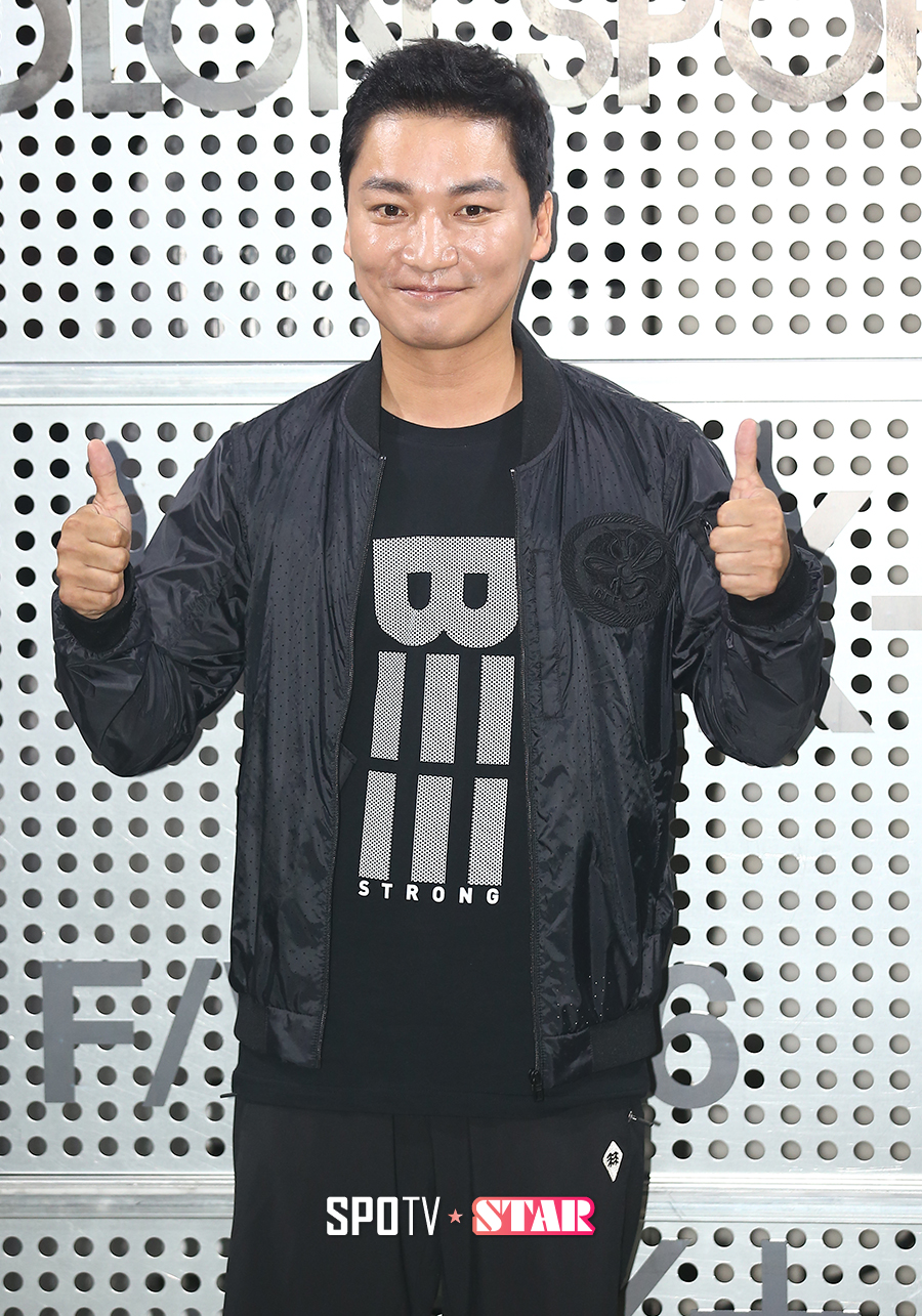 조재윤, FNC와 동행 이어간다 '재계약 완료'
