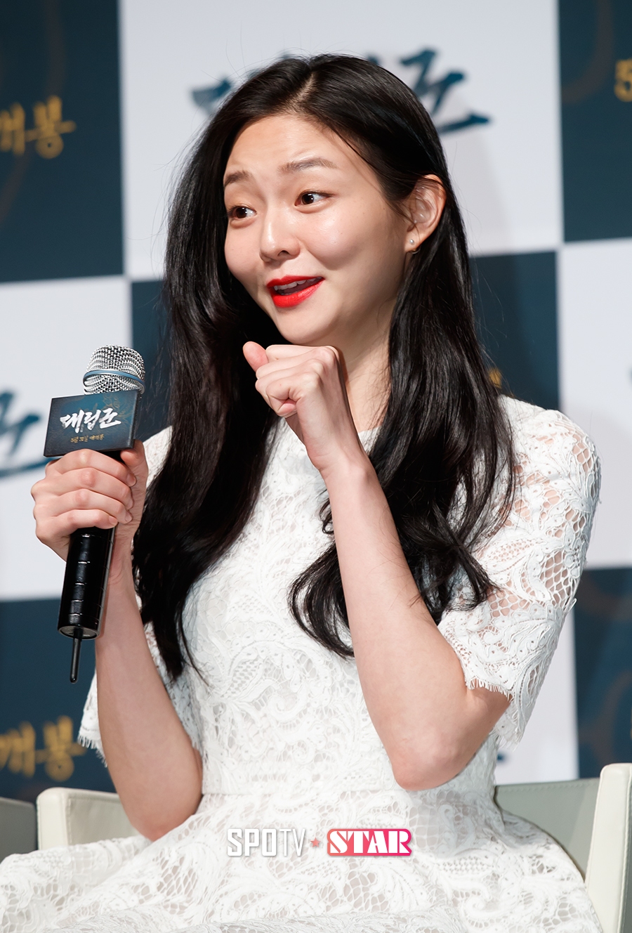 [포토S] 이솜, 갑자기 목이 메어