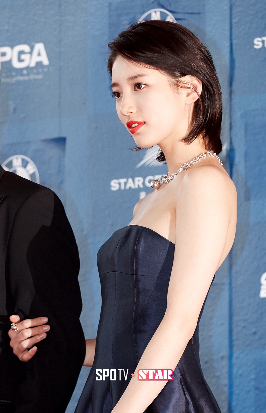 [포토S] 수지, '파격 헤어 스타일도 섹시해'