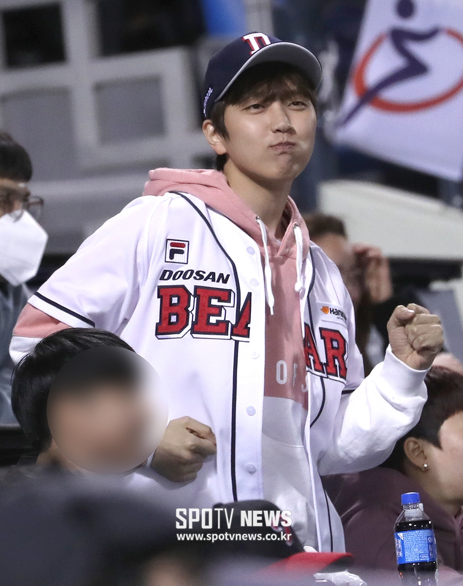 [포토S] 산들, 경기 끝까지 지켜보며 해맑게 응원!