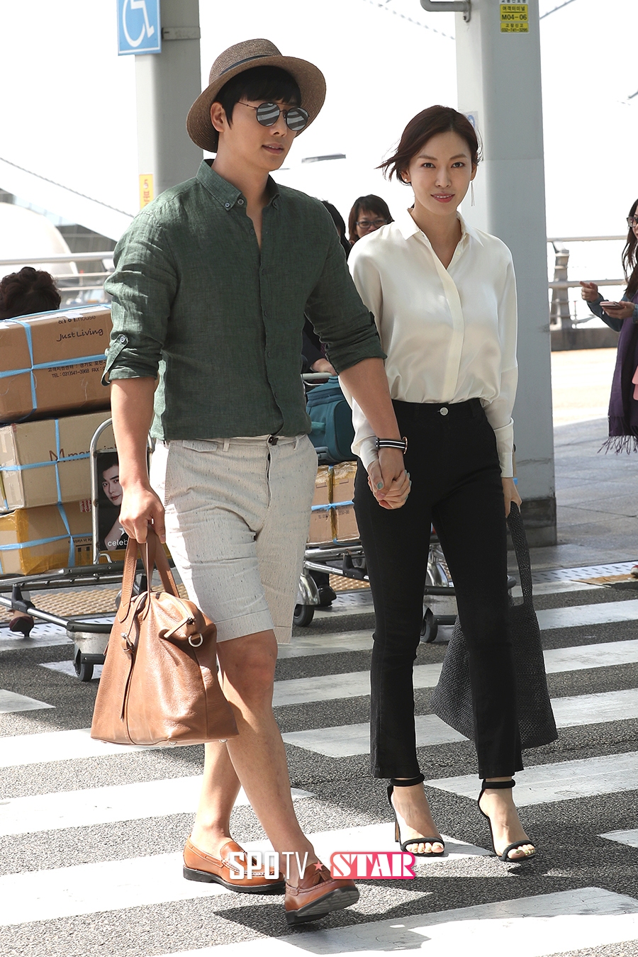 [포토S] 이상우-김소연, 손 꼭 잡고 출국