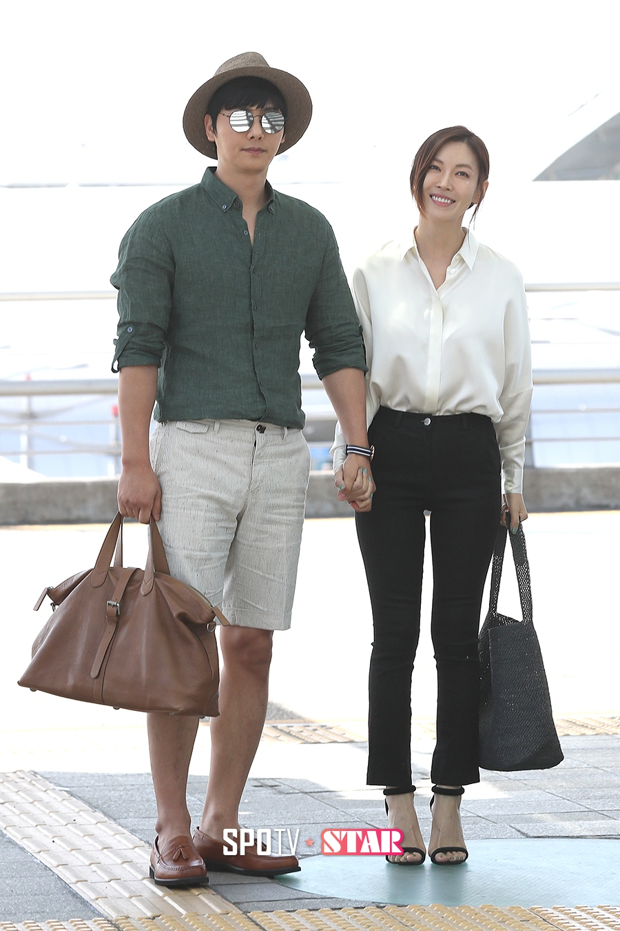 [포토S] 이상우-김소연, '손 꼭 잡고 화보 촬영 가요'
