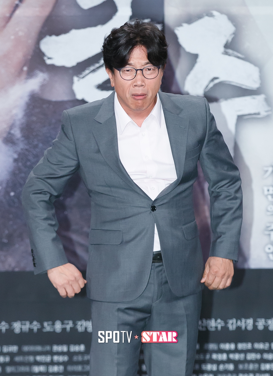 [포토S] 박철민, 코믹스런 사진 포즈