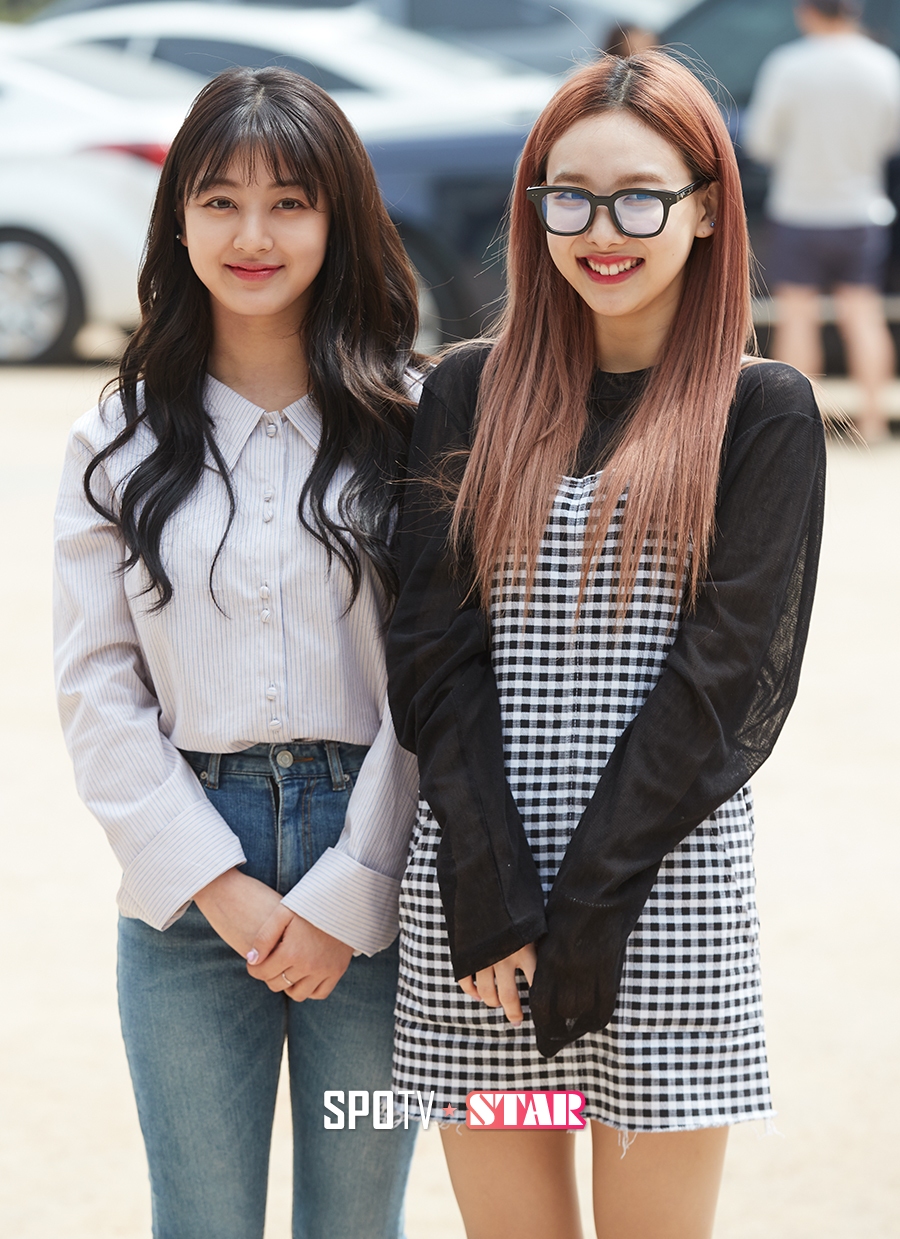 [포토S] 트와이스 지효-나연, 투표 마치고 밝은 표정
