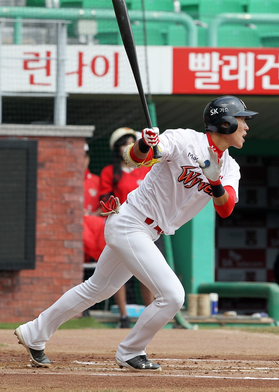 흔들리는 SK 박승욱, 그러나 벤치 신뢰는 여전