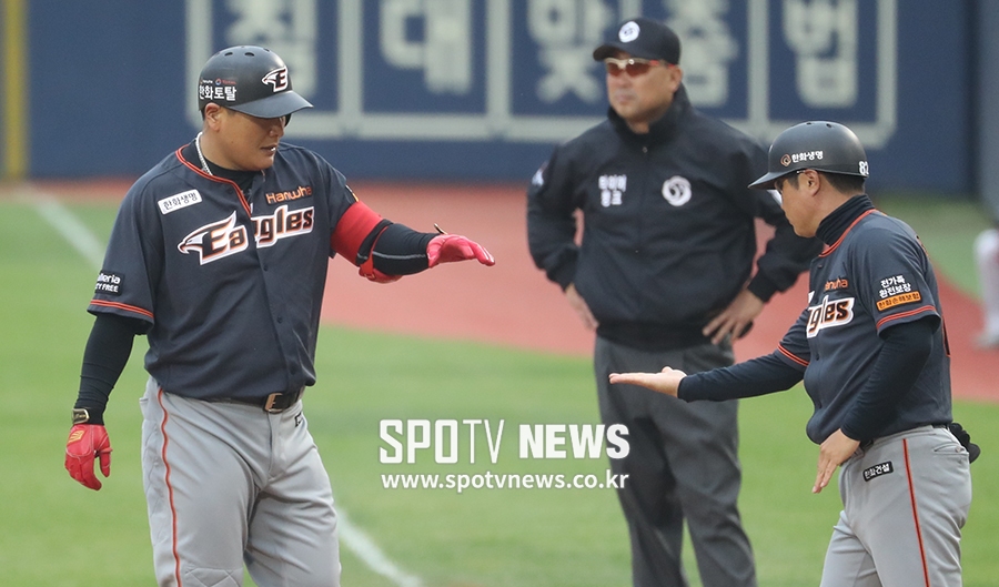 [포토S] 68G 연속 출루한 김태균