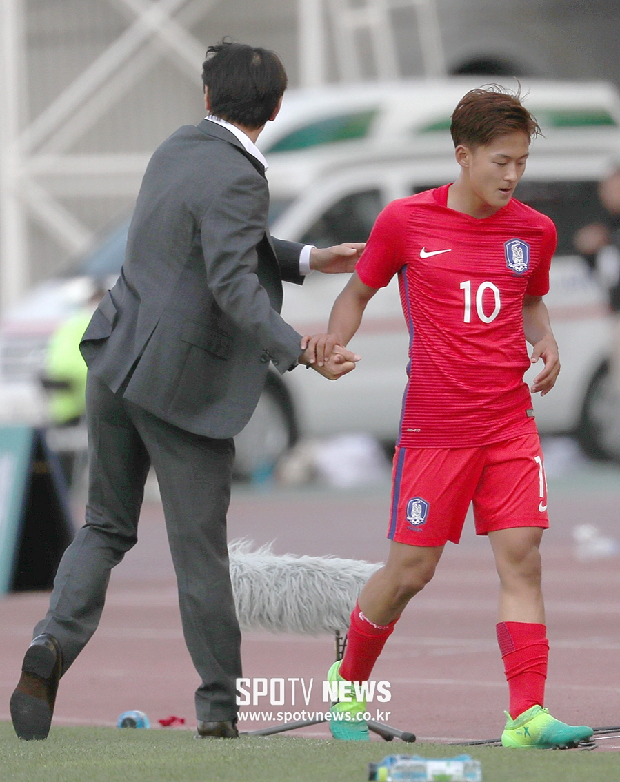 [포토S] 신태용 감독, '승우야 고생했다'