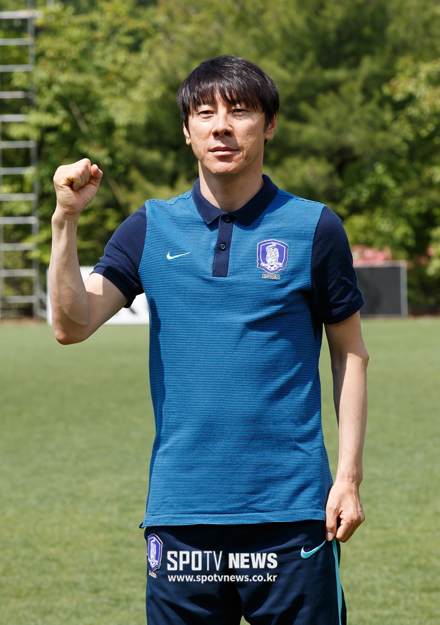 [포토S] 파이팅 외치는 신태용 감독
